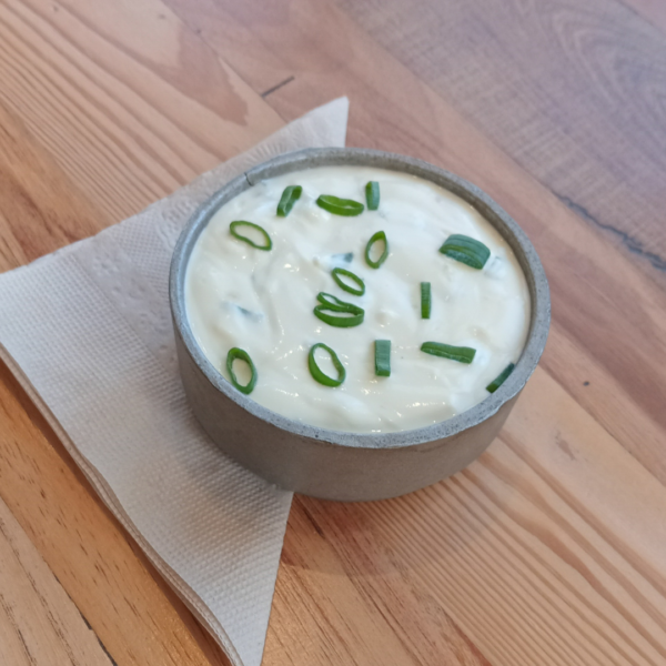 Queso crema con verdeo